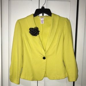 Yellow blazer